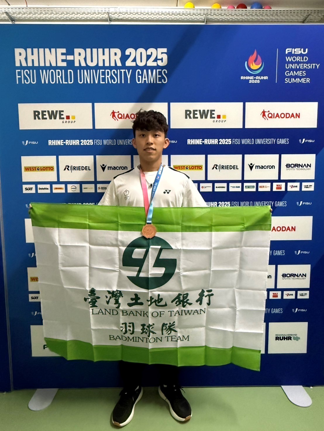 本行羽球隊隊員林煜傑勇奪2025萊茵魯爾世界大學運動會男女混合雙打銅牌