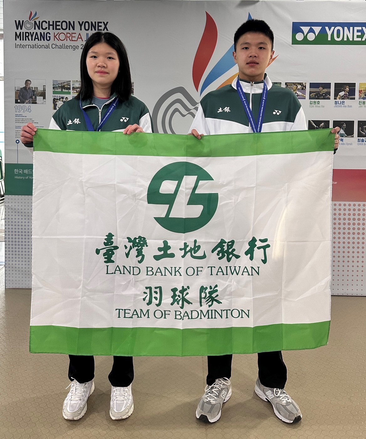 本行羽球隊員游巧恩(左)/蔡程瀚奪下「2024韓國青少年國際挑戰賽」U19混雙銅牌。
