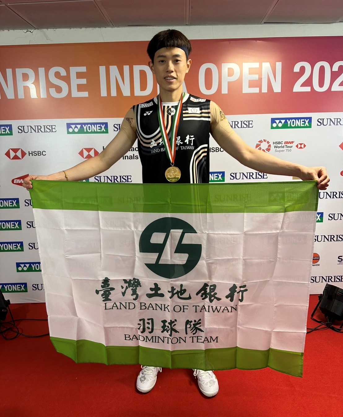 土地銀行羽球隊員林俊易勇奪2026印度超級750公開賽男子單打金牌