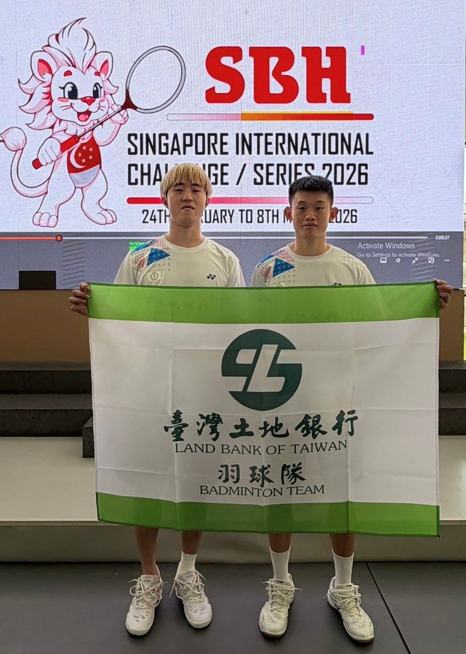 本行羽球隊隊員黃琮譯(左)林廷禹勇奪2026新加坡挑戰賽男子雙打銅牌